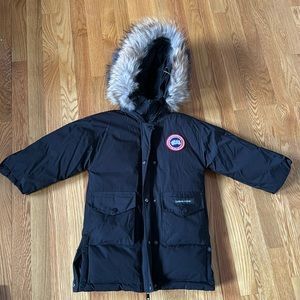Canada Goose Kids Winter Jacket w/removable real fur hood-great condition
